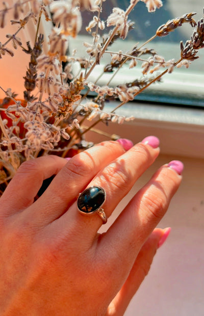 Black star ring